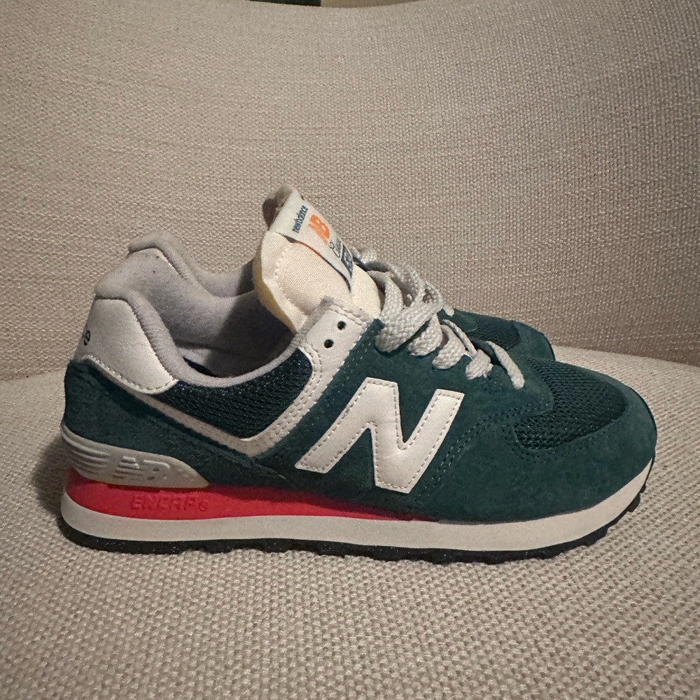 🔥NWOB! Gender Neutral! New Balance! 574! Women/Big kids Sz 6-7, Men's 4-5!